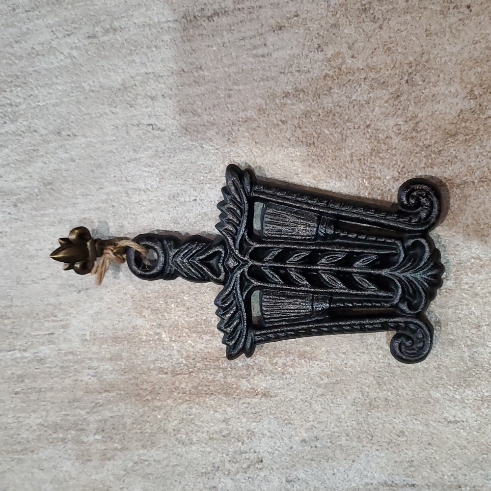 Trivets Collection 33 Pcs. Elegant Black Cast Iron Wall Accents - Picture 8 of 12